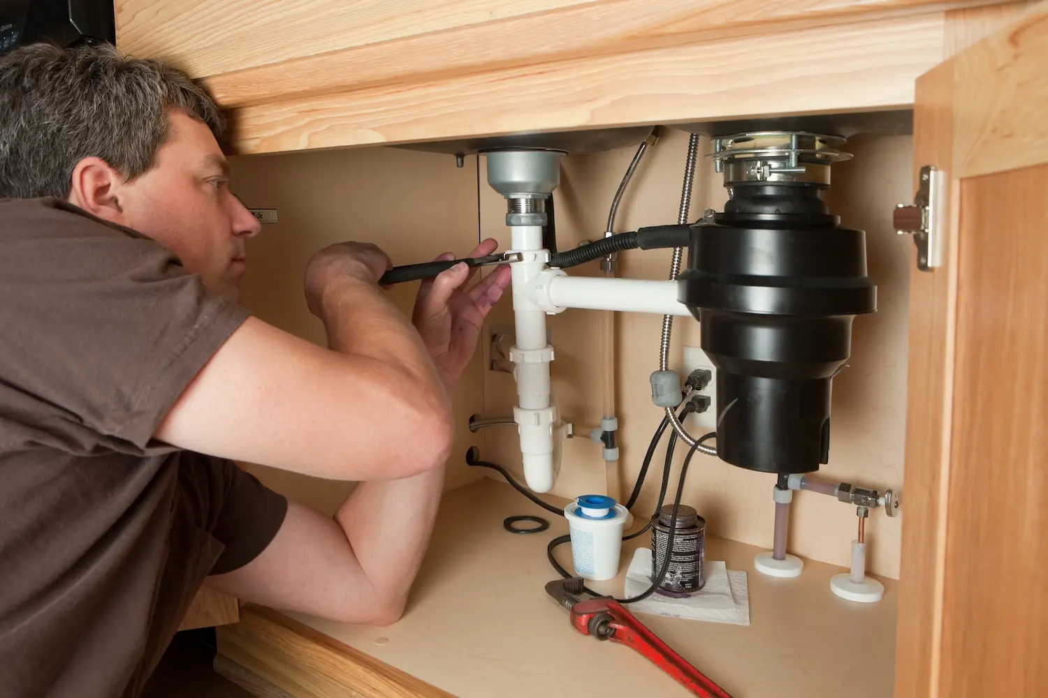 GettyImages-185300906-Garbage-Disposal